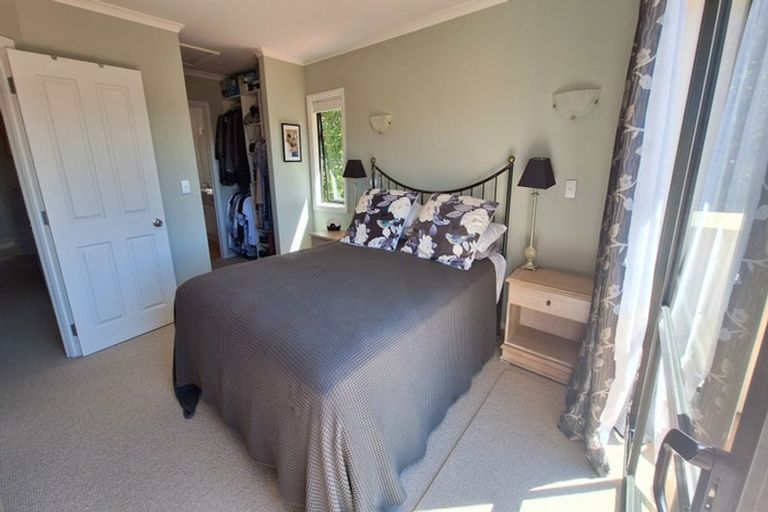 Photo of property in 44 Parkwood Crescent, Gulf Harbour, Whangaparaoa, 0930