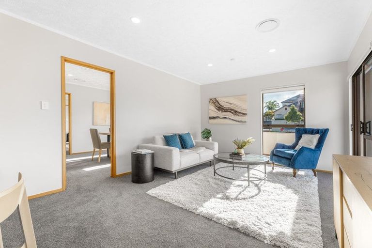 Photo of property in 11 Stevenson Way, Cockle Bay, Auckland, 2014