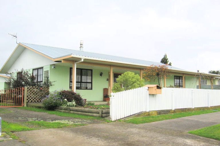 Photo of property in 5 Pryde Place, Feilding, 4702