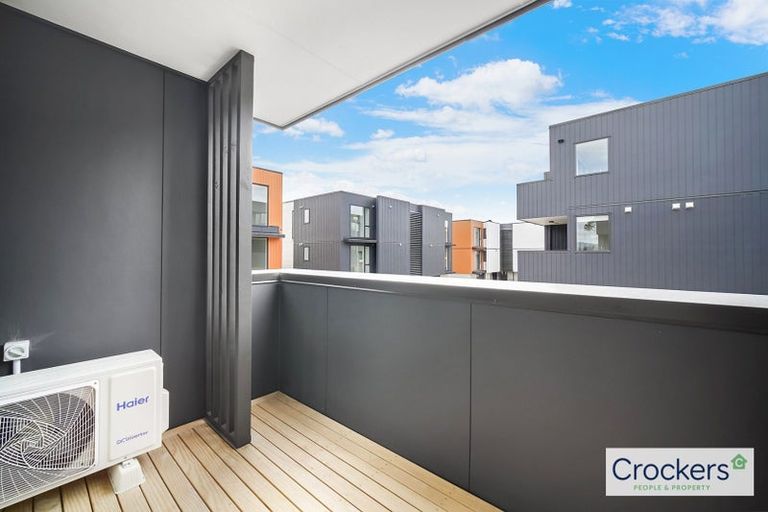 Photo of property in 4/2 Treasure Lane, Te Atatu South, Auckland, 0610