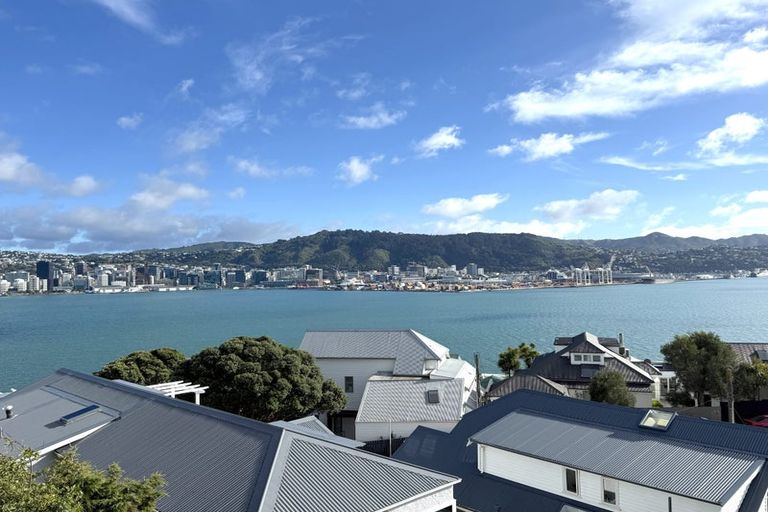 Photo of property in 4/2 Grafton Road, Roseneath, Wellington, 6011