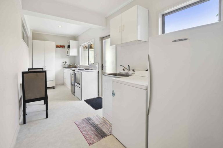 Photo of property in 36 Glenmore Road, Sunnyhills, Auckland, 2010