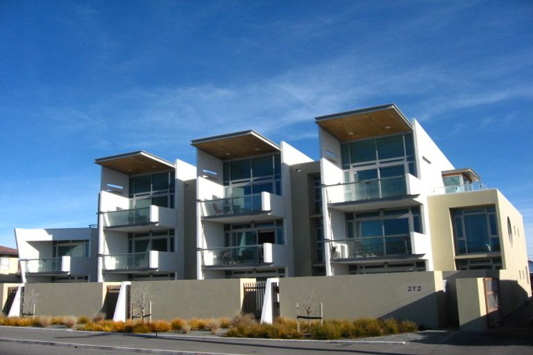 Photo of property in 3/272 Marine Parade, New Brighton, Christchurch, 8061