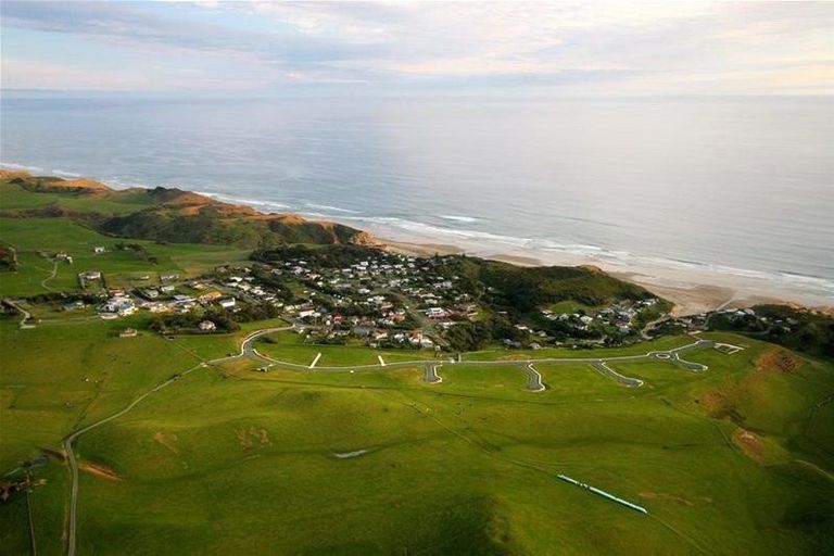 Photo of property in 27 Sunset Drive, Baylys Beach, Dargaville, 0377