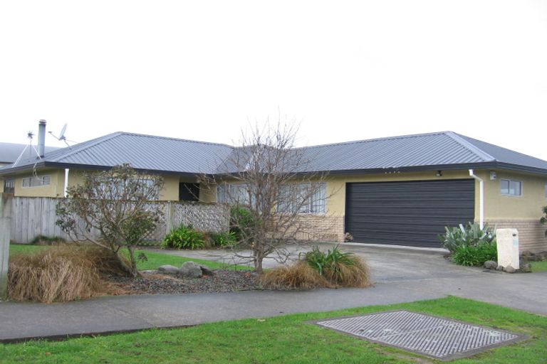 Photo of property in 104 Roberts Line, Kelvin Grove, Palmerston North, 4414