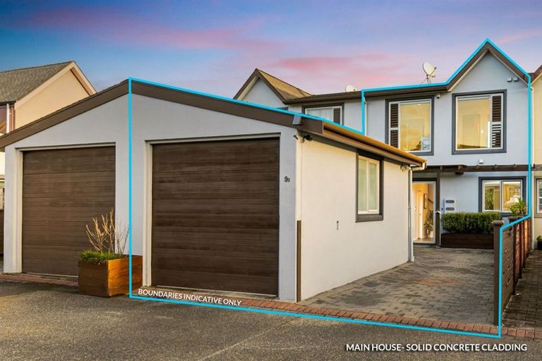 Photo of property in 9s Clearwater Cove, West Harbour, Auckland, 0618
