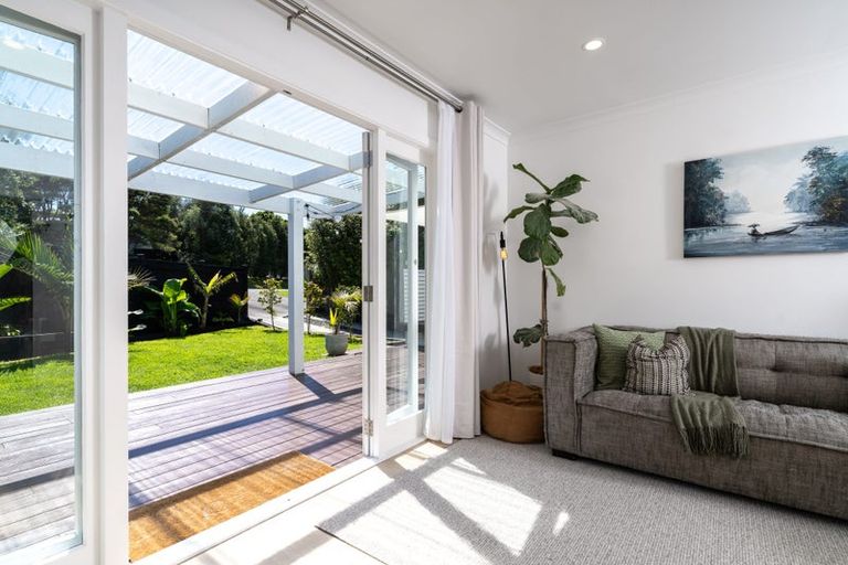 Photo of property in 21 Government Road, Raglan, 3225