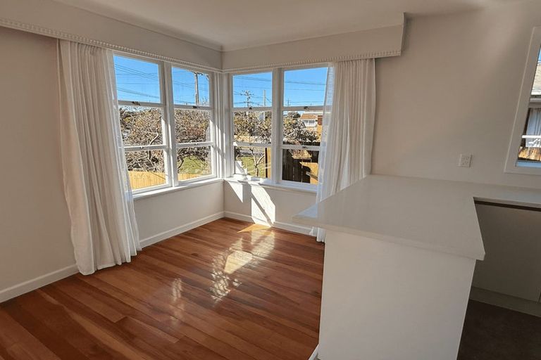 Photo of property in 61 Larnoch Road, Henderson, Auckland, 0610