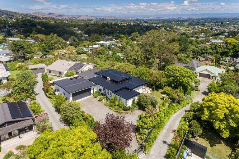 Photo of property in 20 Tauroa Road, Havelock North, 4130