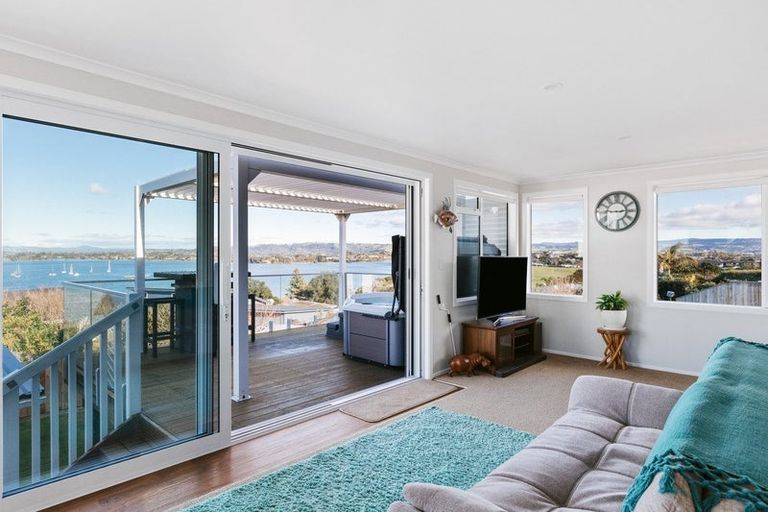 Photo of property in 35 Coppelia Avenue, Omokoroa, 3114