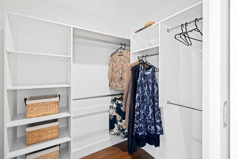 Photo of property in 37 Oakley Crescent, Hornby, Christchurch, 8042