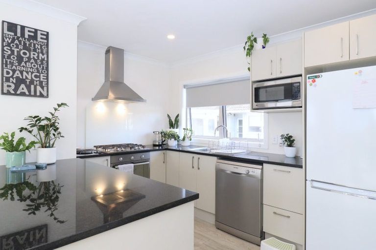 Photo of property in 39 Reelick Avenue, Pakuranga Heights, Auckland, 2010