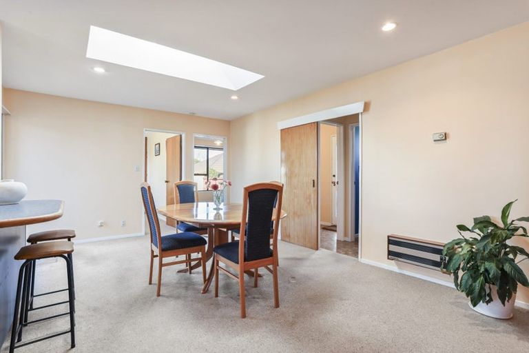 Photo of property in 3 Manson Place, Russley, Christchurch, 8042