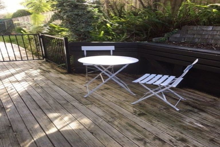 Photo of property in 44 Pacific Parade, Army Bay, Whangaparaoa, 0930