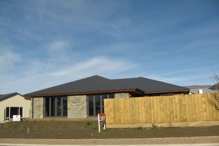 Photo of property in 27 Stonebrook Drive, Wanaka, 9305