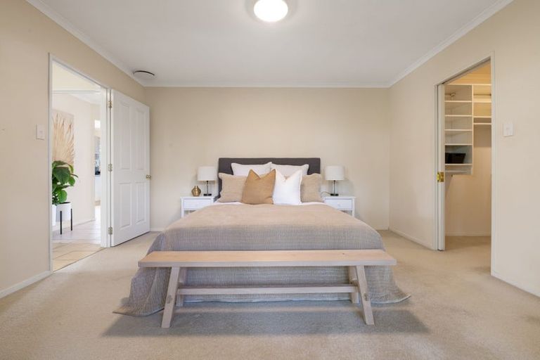 Photo of property in 22 Vanderbilt Parade, Albany, Auckland, 0632