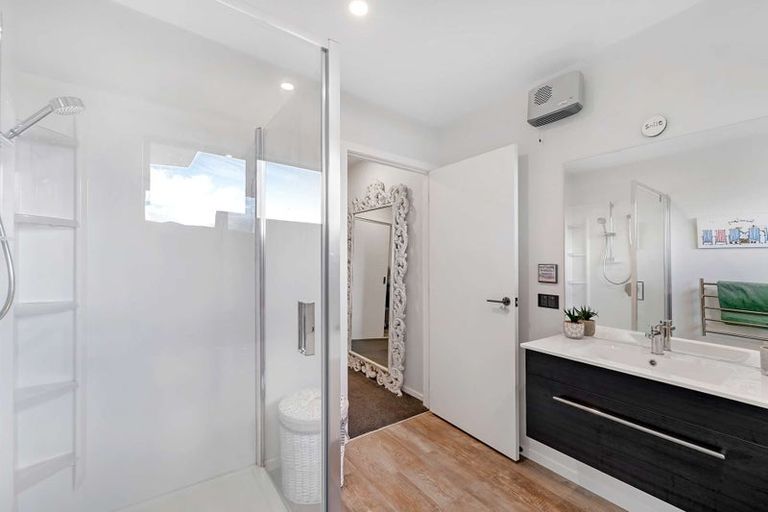 Photo of property in 38 Nore Street, Waihola, Milton, 9073