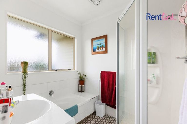 Photo of property in 18 Lysaght Place, Welcome Bay, Tauranga, 3112