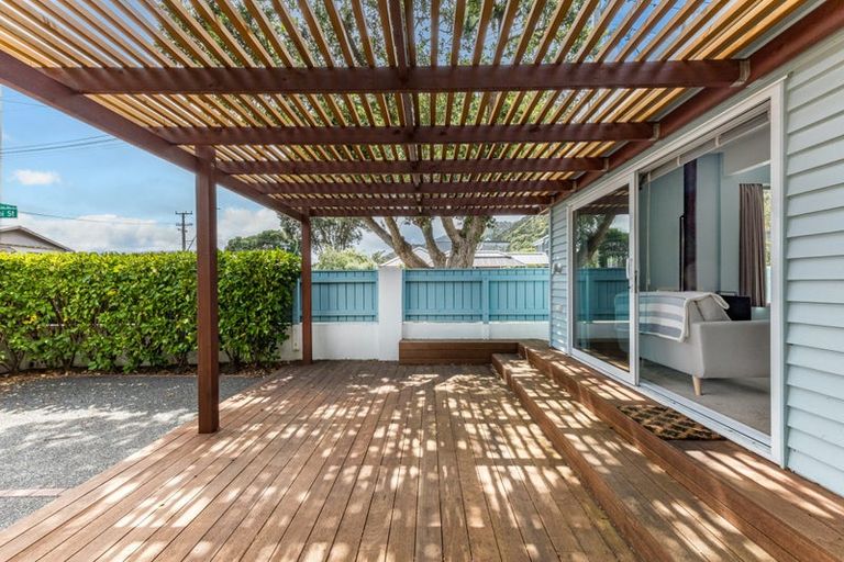 Photo of property in 387 Muritai Road, Eastbourne, Lower Hutt, 5013