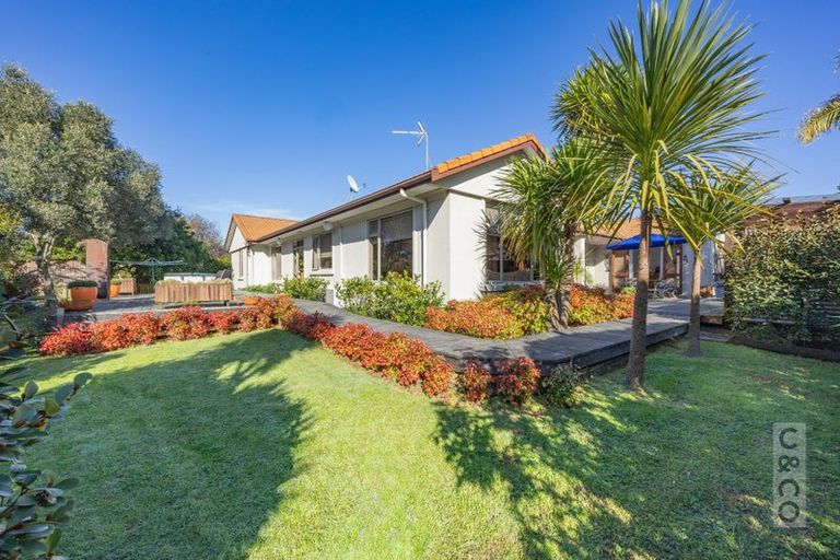 Photo of property in 19 Solan Drive, Waimauku, 0812