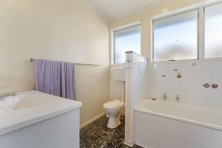 Photo of property in 8 Rutland Place, Milson, Palmerston North, 4414