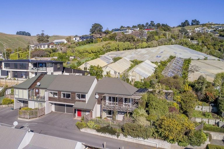 Photo of property in 2/112a Moncks Spur Road, Redcliffs, Christchurch, 8081