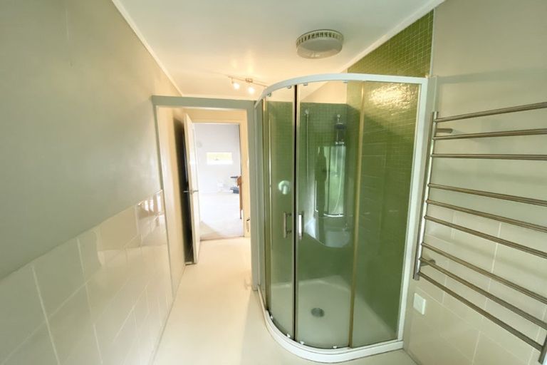 Photo of property in 43 Rosecamp Road, Beach Haven, Auckland, 0626