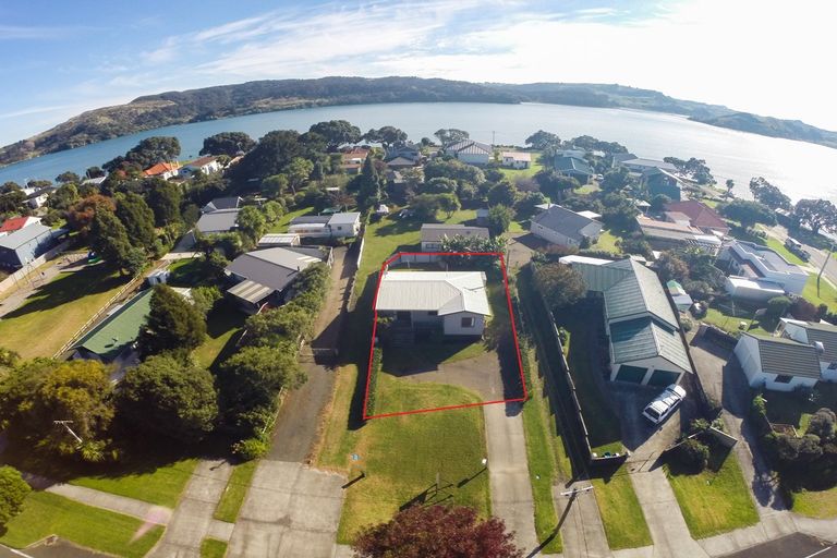 Photo of property in 46 Wallis Street, Raglan, 3225