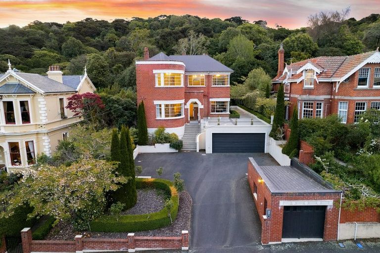 Photo of property in 24 Royal Terrace, Dunedin Central, Dunedin, 9016