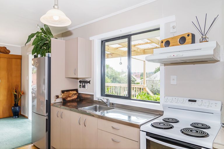 Photo of property in 11 Walton Avenue, Warkworth, 0910