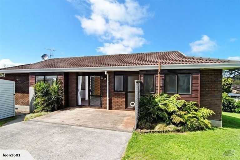 Photo of property in 4 Garcia Place, West Harbour, Auckland, 0618