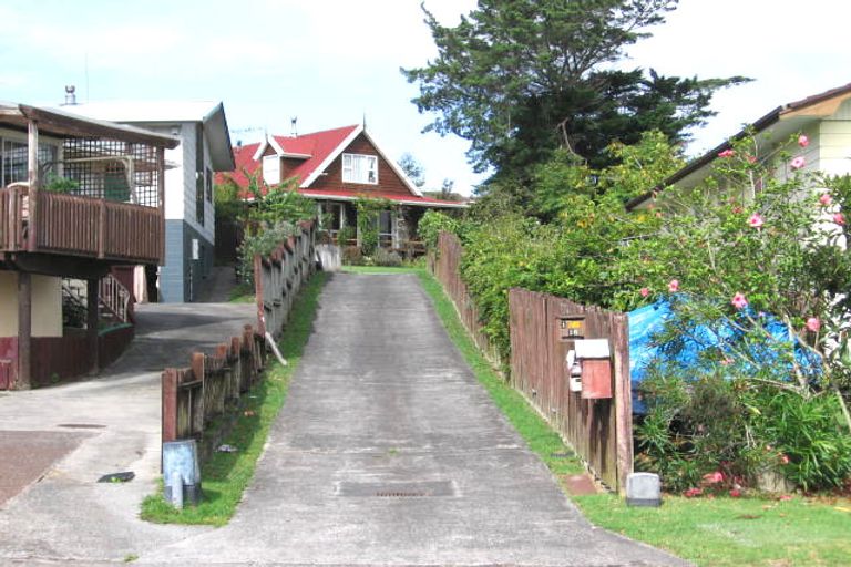 Photo of property in 18 Waari Avenue, Sunnyvale, Auckland, 0612