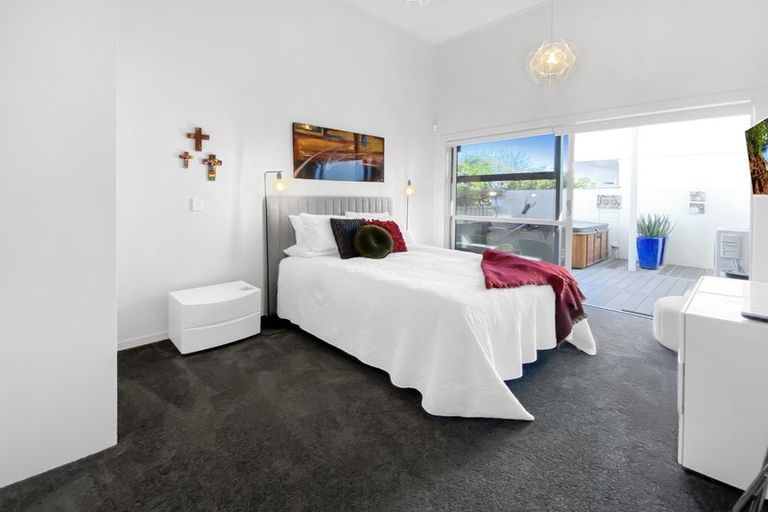 Photo of property in 615 Marine Parade, Napier South, Napier, 4110