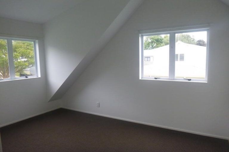 Photo of property in 2/30 Forest Hill Road, Henderson, Auckland, 0612