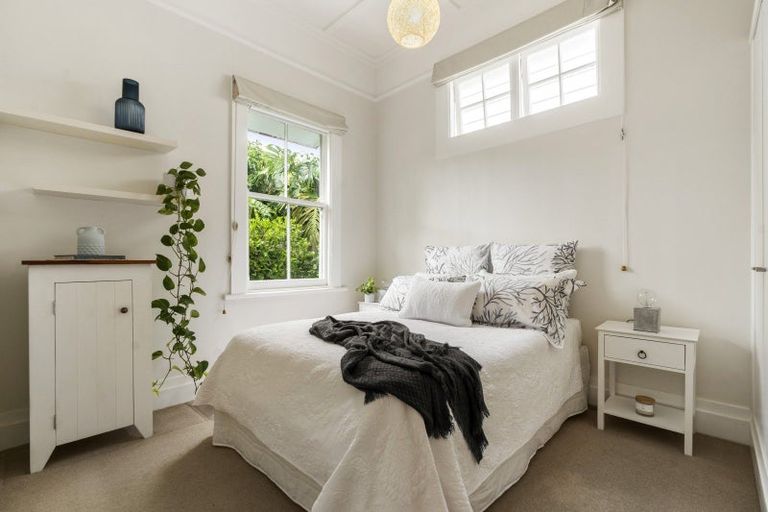 Photo of property in 1 St Leonards Road, Devonport, Auckland, 0624