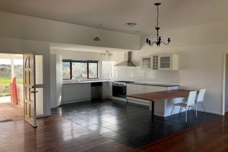 Photo of property in 558 State Highway 1, Wellsford, 0975