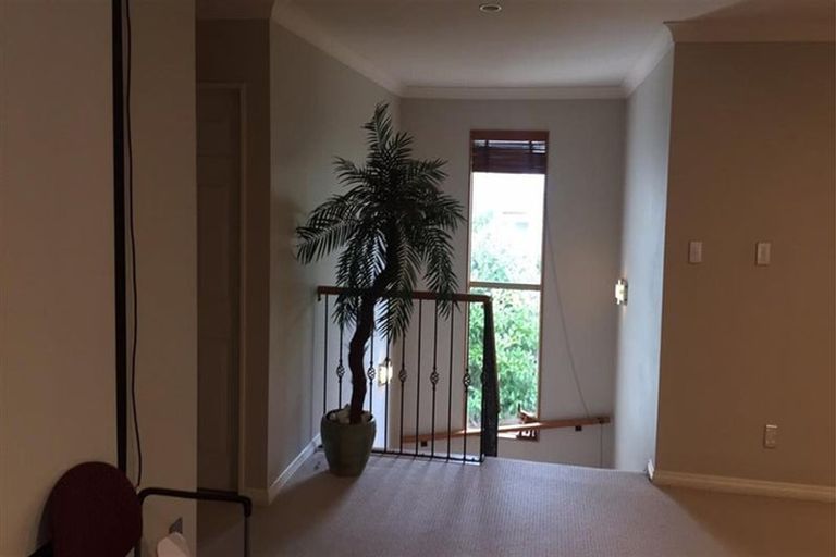 Photo of property in 14 Kaseng Place, East Tamaki Heights, Auckland, 2016