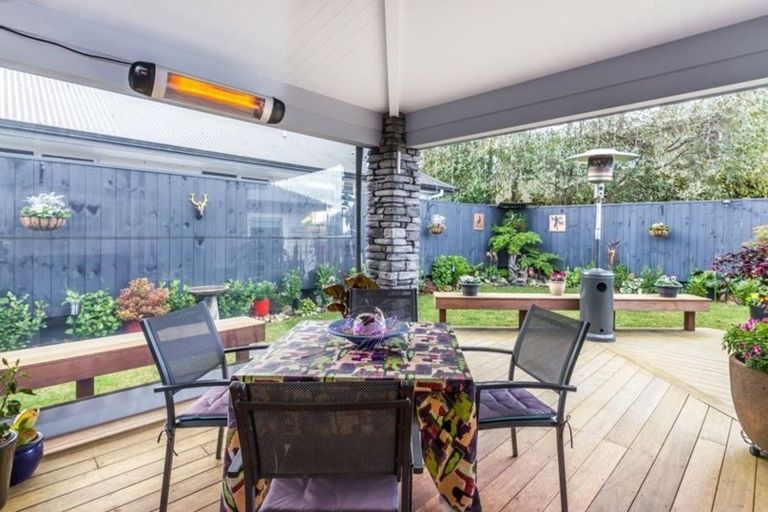 Photo of property in 2 Huka Heights Drive, Rangatira Park, Taupo, 3330