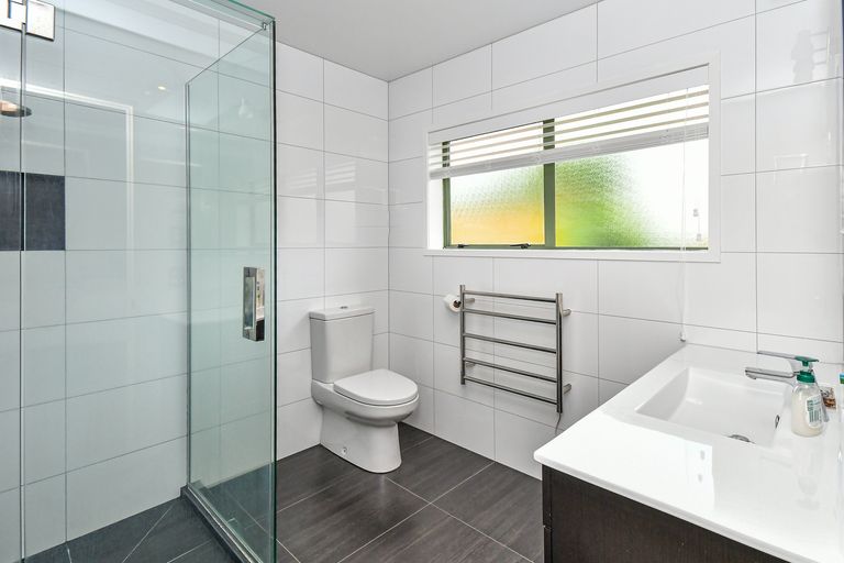 Photo of property in 103 Rushgreen Avenue, Pahurehure, Papakura, 2113