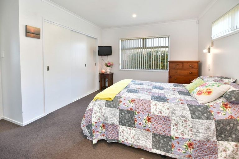 Photo of property in 43a Doment Crescent, Orewa, 0931