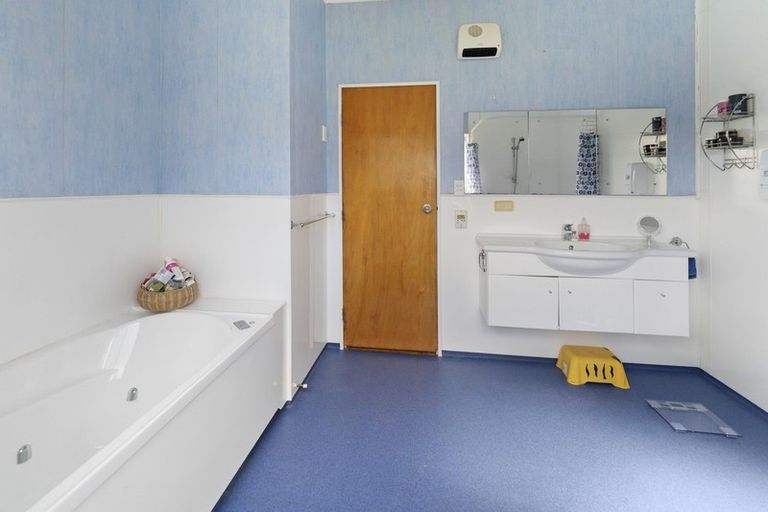 Photo of property in 108 Fairfax Street, Murchison, 7007