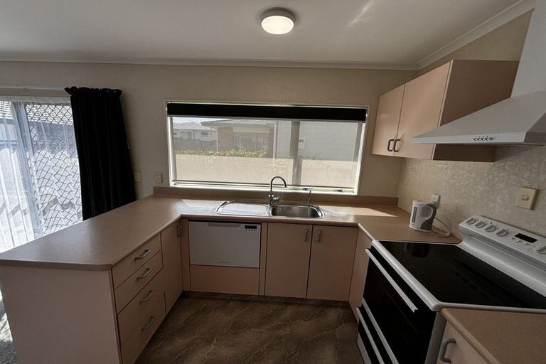 Photo of property in 2/219 Mangorei Road, Merrilands, New Plymouth, 4312