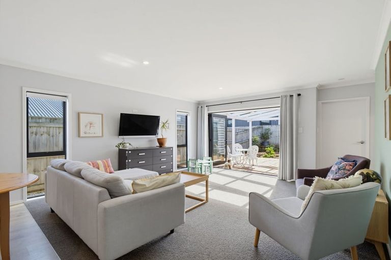 Photo of property in 6 Reserva Crescent, Kumeu, 0810