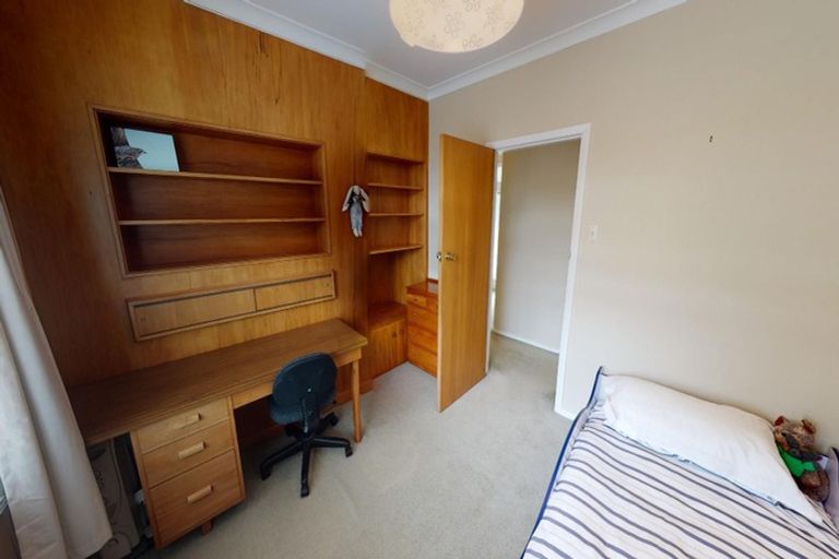 Photo of property in 19 Surrey Crescent, Hokowhitu, Palmerston North, 4410