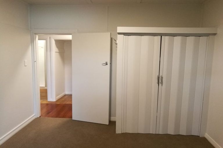 Photo of property in 2 Harland Street, Brooklyn, Wellington, 6021