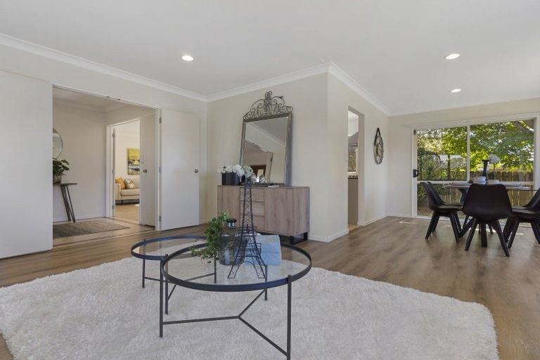 Photo of property in 28 Craigavon Drive, East Tamaki, Auckland, 2013