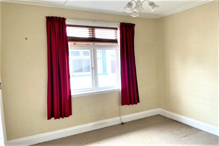 Photo of property in 33 Hardy Street, Waterloo, Lower Hutt, 5011