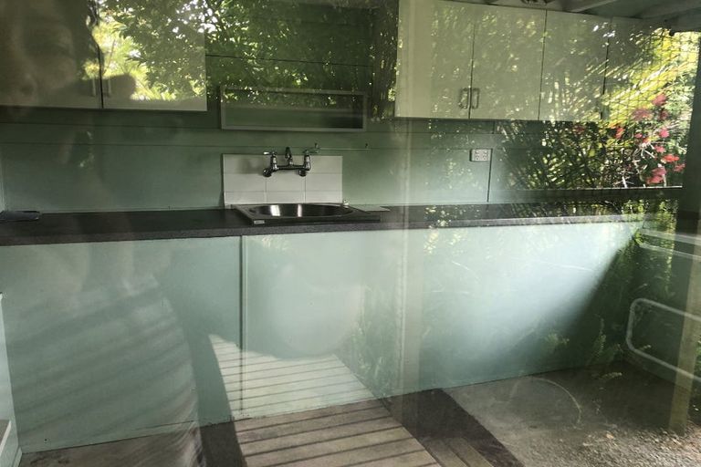 Photo of property in 949 East Coast Road, Torbay, Auckland, 0630