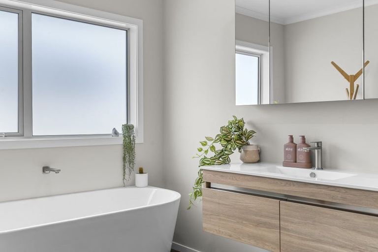 Photo of property in 31 Aratapu Street, Waitara, 4320