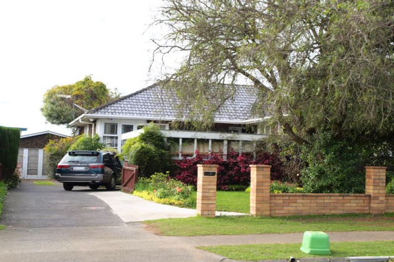 Photo of property in 28 Woburn Street, Mangere East, Auckland, 2024